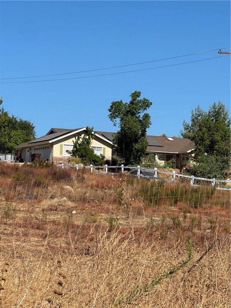 35385 Twin Willow Road Murrieta, CA 92563 - Photo 5 of 12 a view of table and chairs