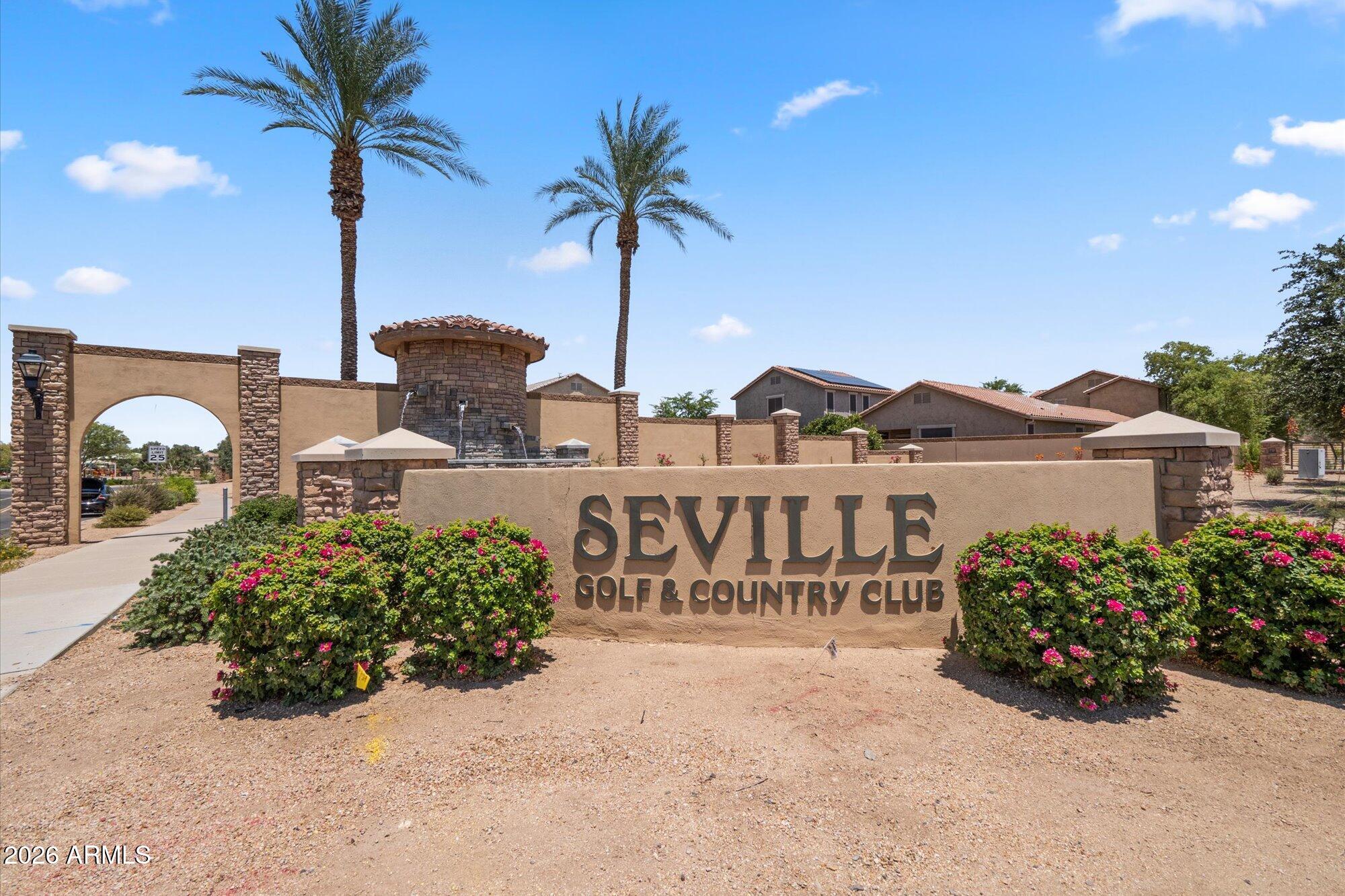 6229 South Moccasin Trail Gilbert, AZ 85298 - Photo 1 of 25 01-