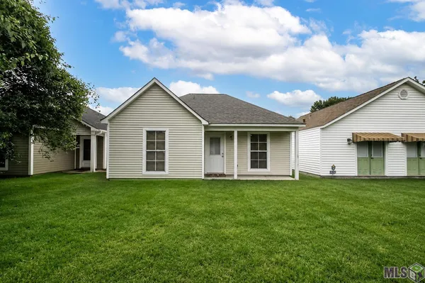 $1,950 | 3437 Myrtle Grove Drive, Baton Rouge, LA 70810