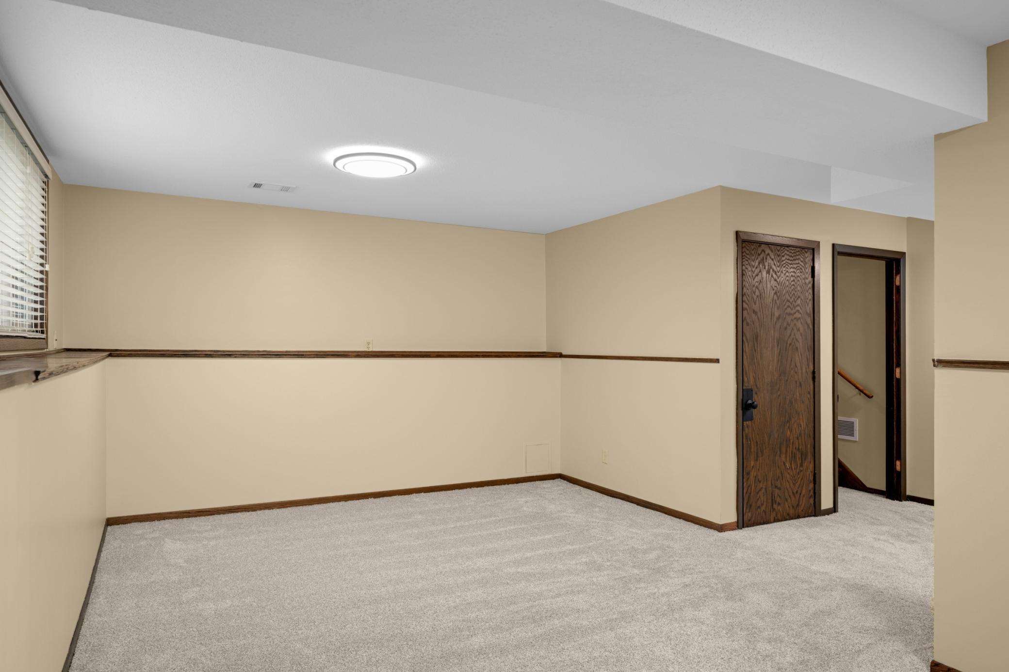 1989 Foxridge Road St. Paul, MN 55119 - Photo 20 of 36 Gallery Image 20