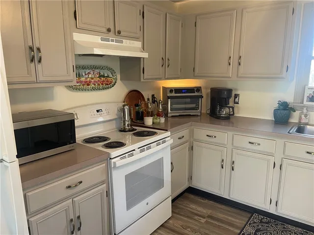 $2,500 | 34 Cedar Swamp Road, Unit 2, Smithfield, RI 02917