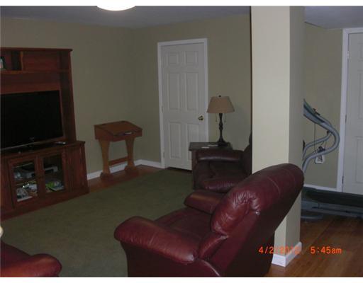 344 Linnwood Road Eighty Four, PA 15330 - Photo 6 of 12 Den/Family/Great Room.