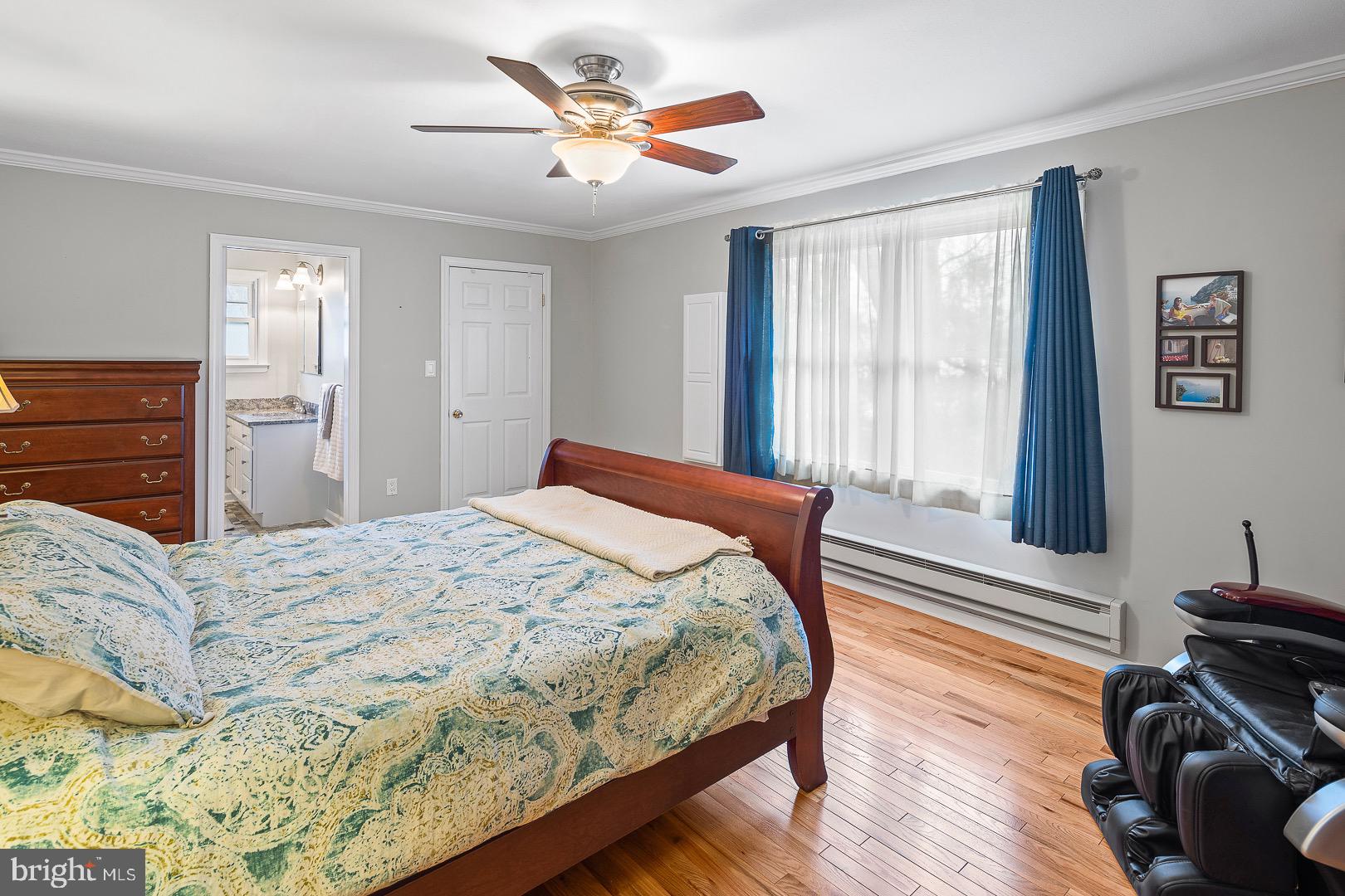 45 Pasadena Drive Hamilton, NJ 08619 - Photo 14 of 34 Large walk-in closet