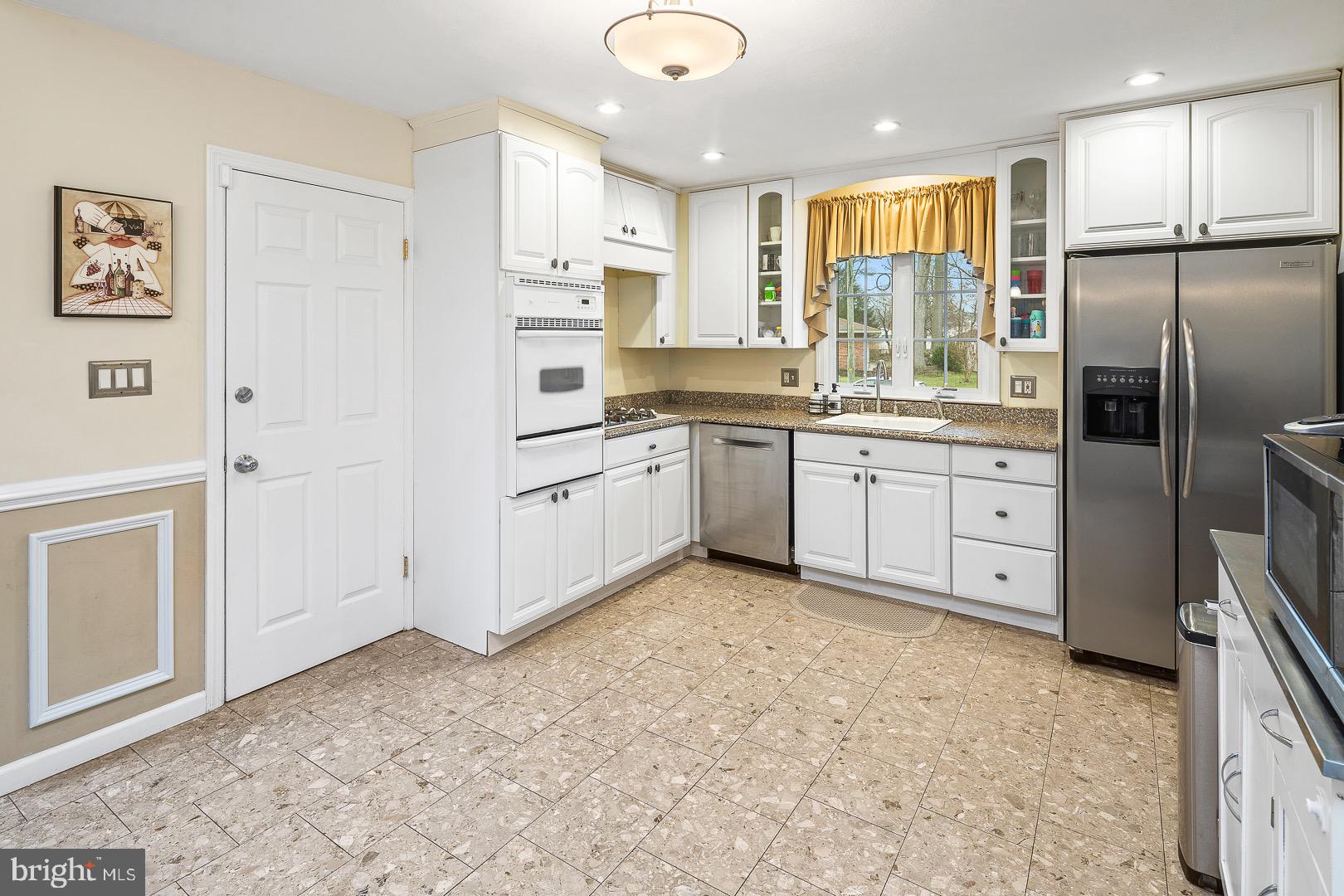 45 Pasadena Drive Hamilton, NJ 08619 - Photo 8 of 34 Stainless steel appliances