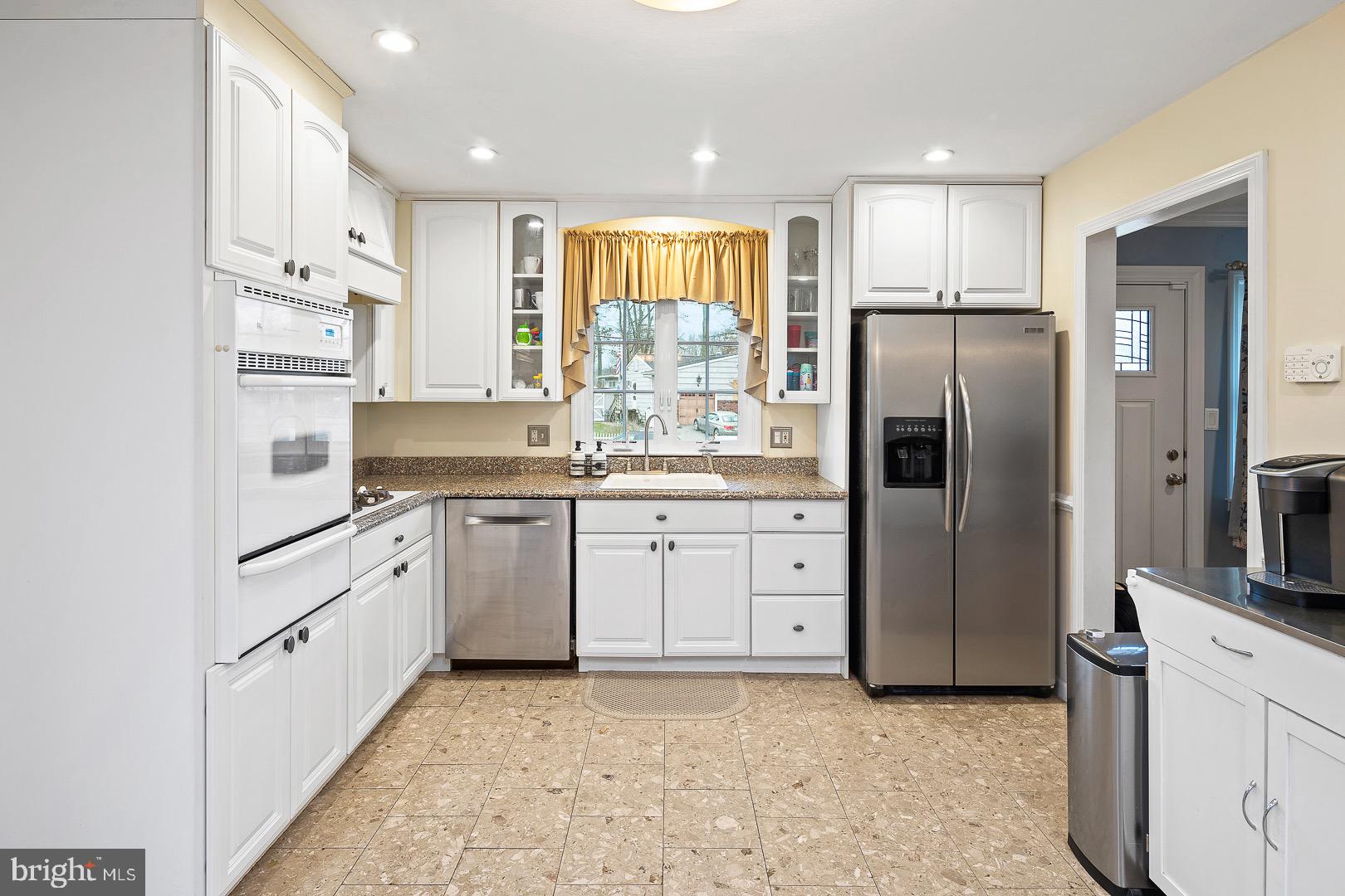 45 Pasadena Drive Hamilton, NJ 08619 - Photo 9 of 34 Newer Bosch dishwasher (2015)