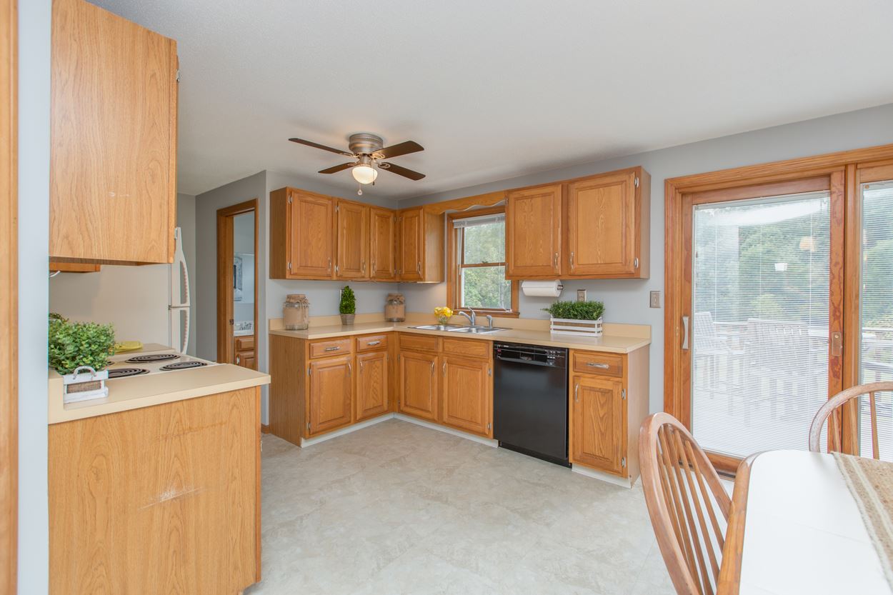 54 Kingston Road, Unit B Plaistow, NH 03865 - Photo 13 of 40 Gallery Image 13