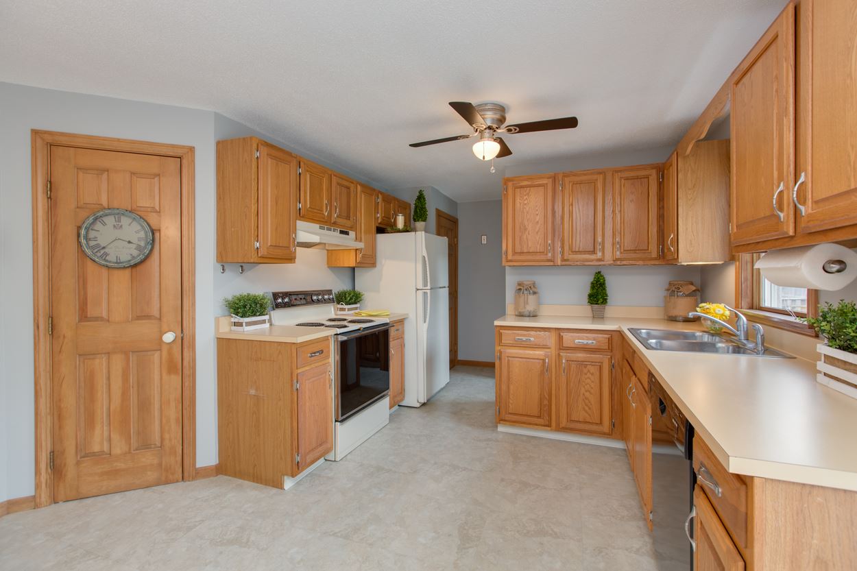 54 Kingston Road, Unit B Plaistow, NH 03865 - Photo 15 of 40 Gallery Image 15