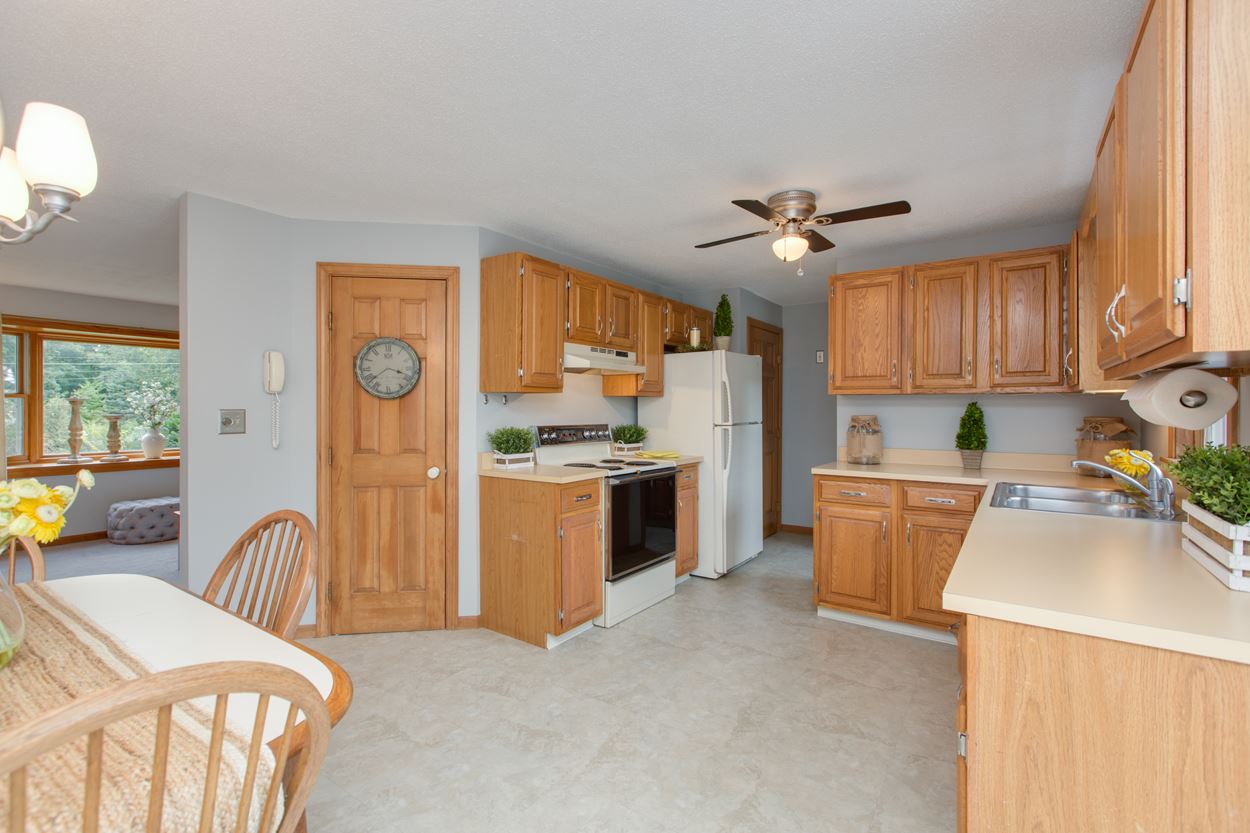 54 Kingston Road, Unit B Plaistow, NH 03865 - Photo 16 of 40 Gallery Image 16