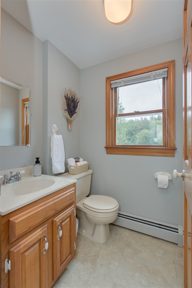 54 Kingston Road, Unit B Plaistow, NH 03865 - Photo 18 of 40 Gallery Image 18