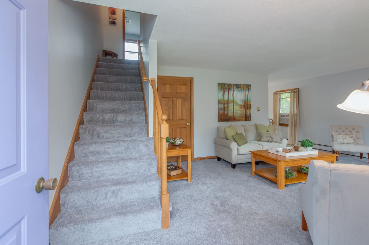 54 Kingston Road, Unit B Plaistow, NH 03865 - Photo 4 of 40 Gallery Image 4
