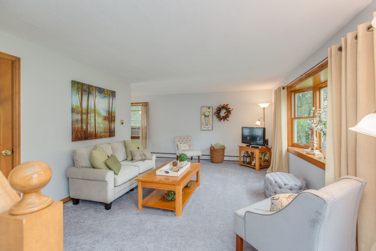 54 Kingston Road, Unit B Plaistow, NH 03865 - Photo 5 of 40 Gallery Image 5