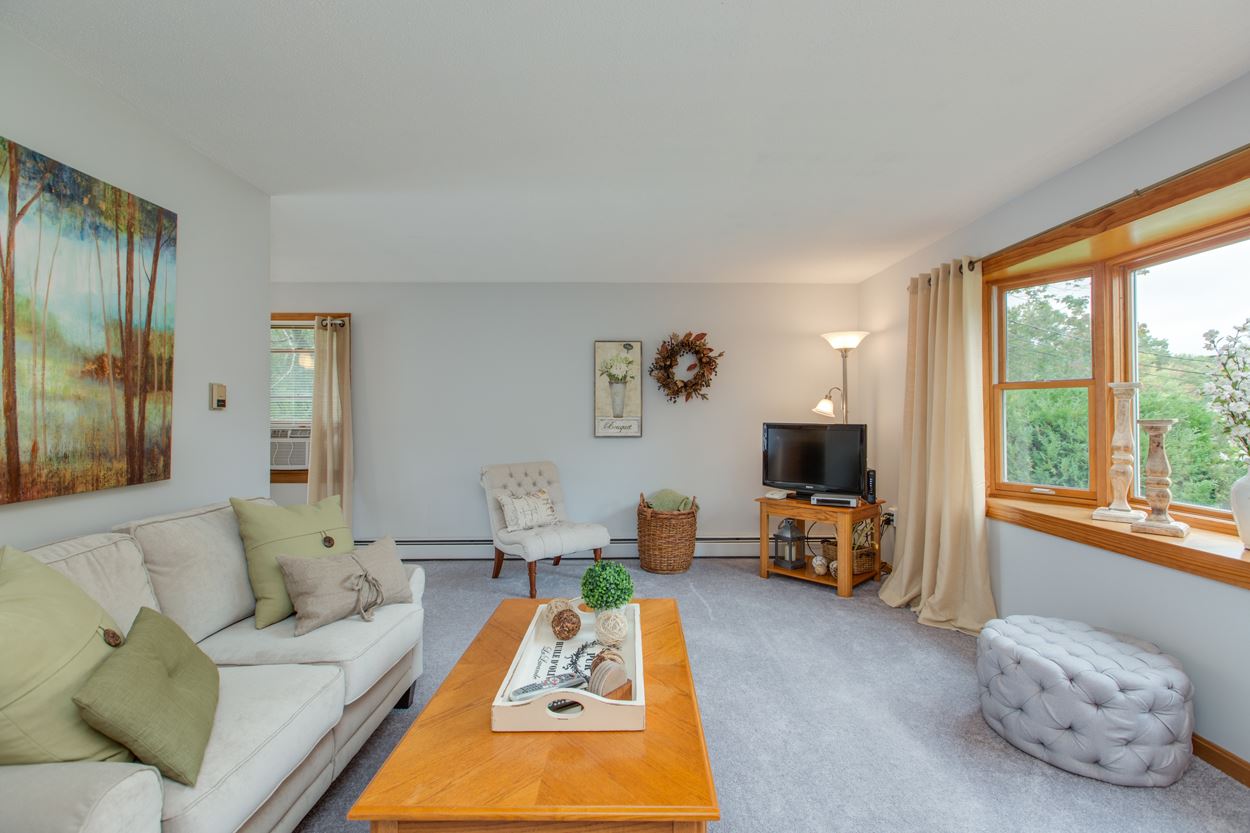54 Kingston Road, Unit B Plaistow, NH 03865 - Photo 10 of 40 Gallery Image 10