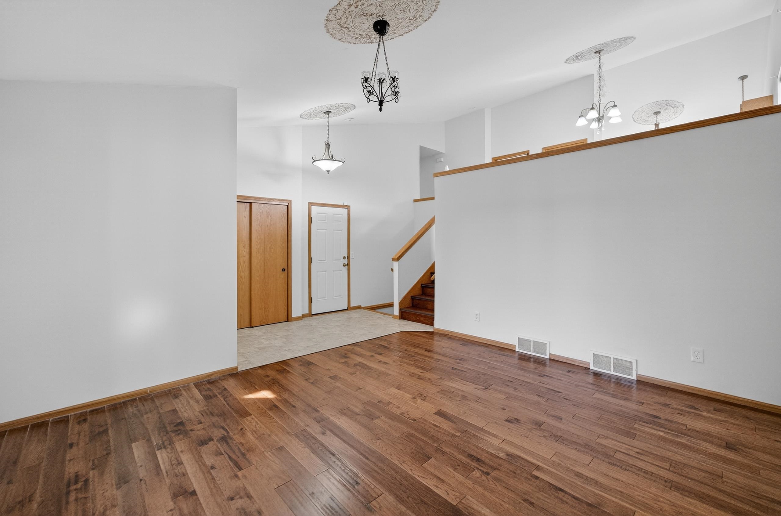 1077 Gas Light Sun Prairie, WI 53590 - Photo 6 of 50