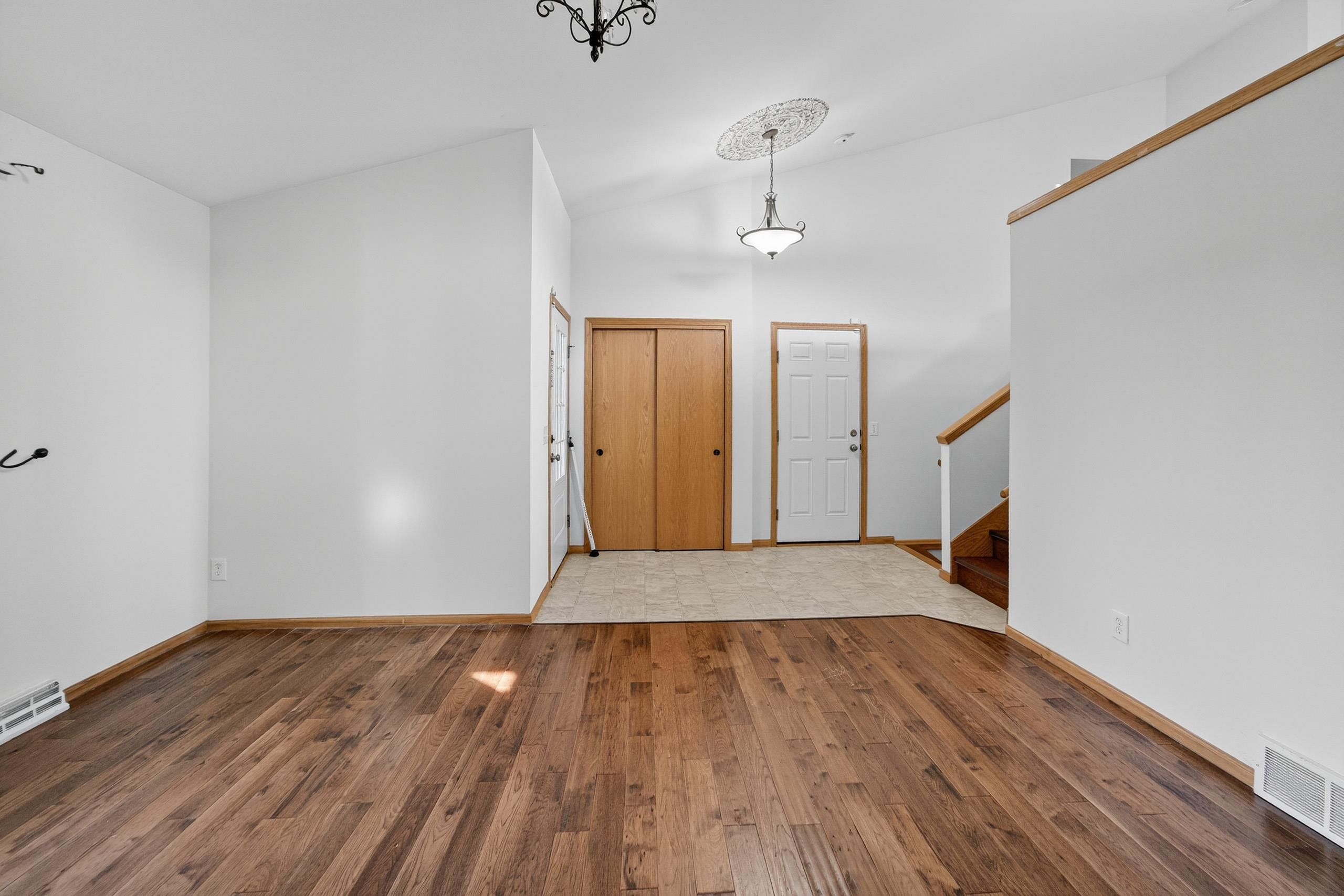 1077 Gas Light Sun Prairie, WI 53590 - Photo 7 of 50