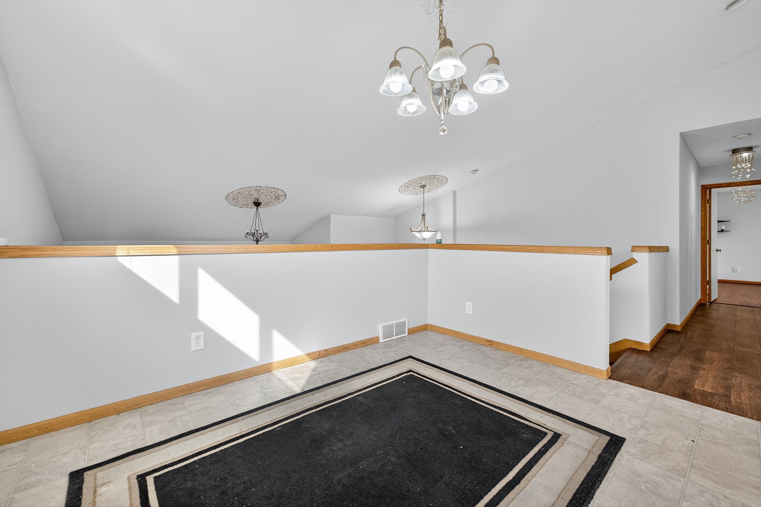 1077 Gas Light Sun Prairie, WI 53590 - Photo 8 of 50