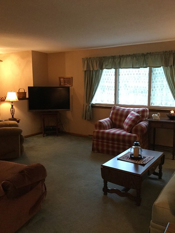 94 Mason Road Northbridge, MA 01588 - Photo 4 of 30