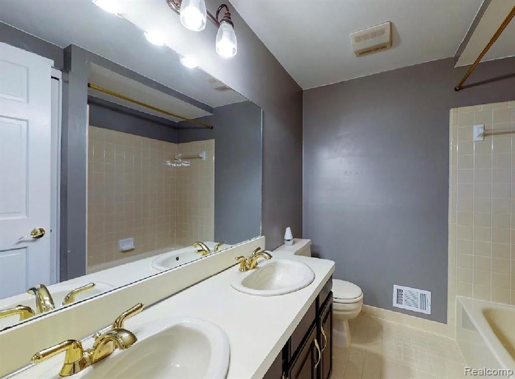 2404 Rancroft Beat Rochester Hills, MI 48306 - Photo 22 of 33