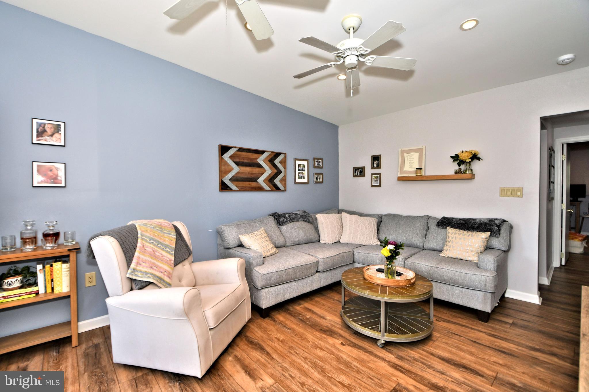 9326 Trout Road Philadelphia, PA 19115 - Photo 4 of 30