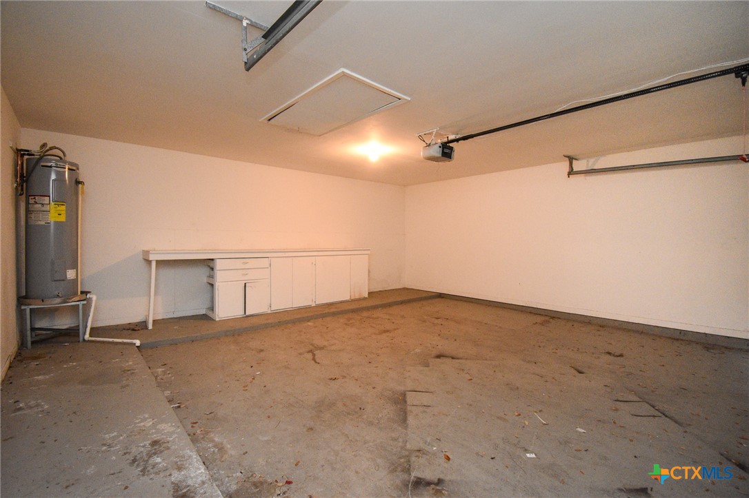 115 Santa Fe Victoria, TX 77904 - Photo 17 of 17 a view of an empty room