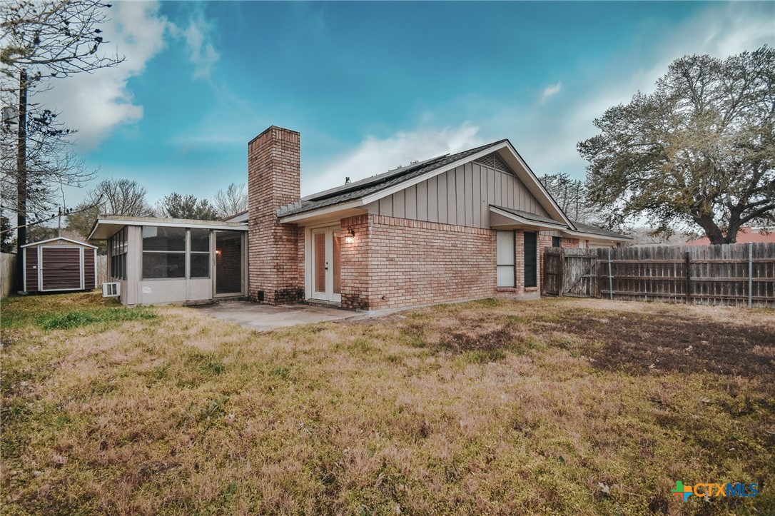 115 Santa Fe Victoria, TX 77904 - Photo 4 of 17 a view of a house with a yard