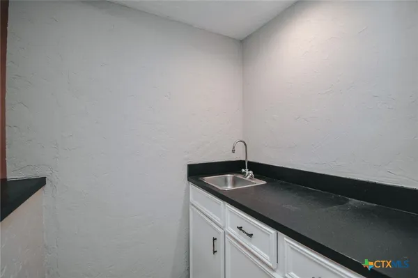 a close view of sink and tap