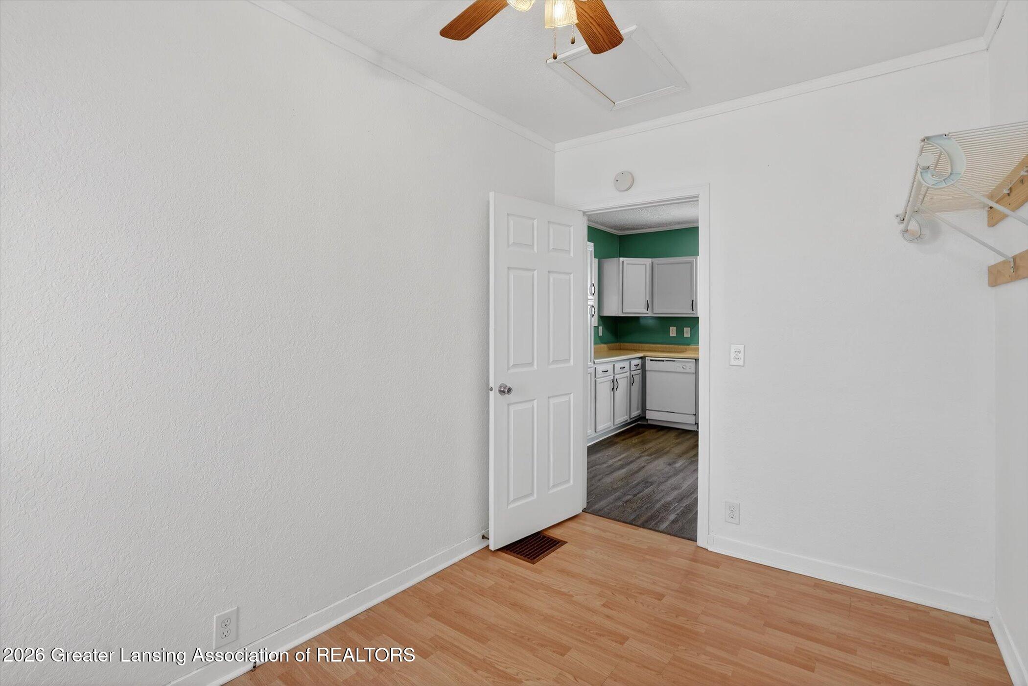 715 South Cochran Road Charlotte, MI 48813 - Photo 31 of 39 32-715 S Cochran Rd Charlotte-Windowstil