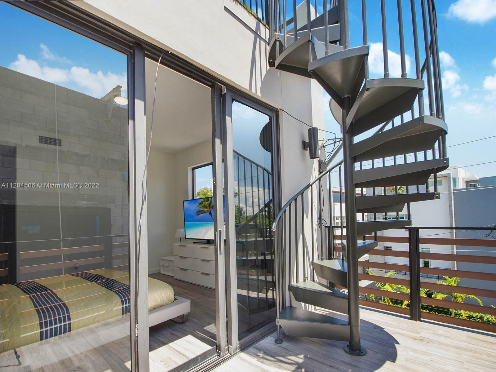 2955 Bird Avenue, Unit PHA Miami, FL 33133 - Photo 27 of 33 a view of entryway