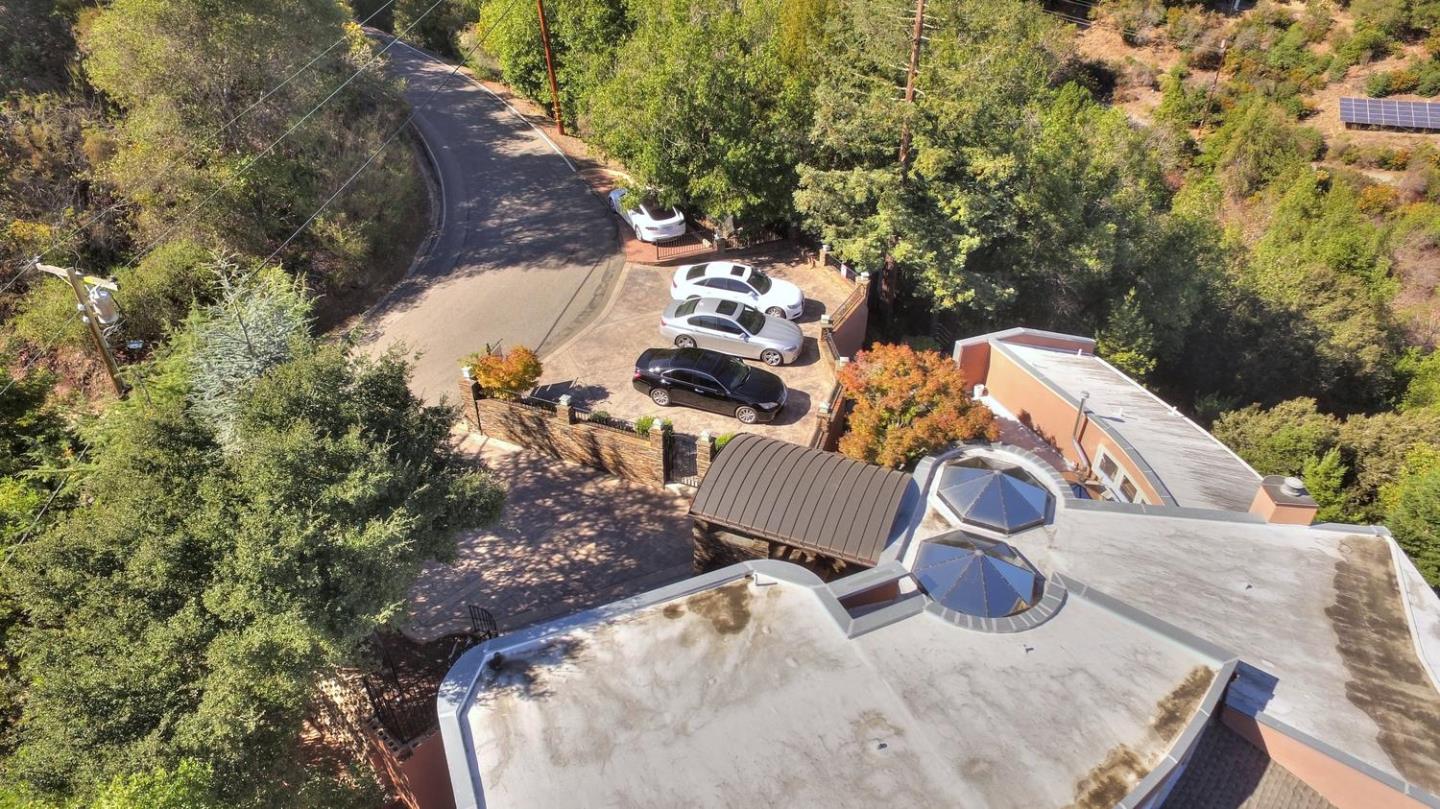 15345 Bohlman Road Saratoga, CA 95070 - Photo 8 of 58 Gallery Image 8