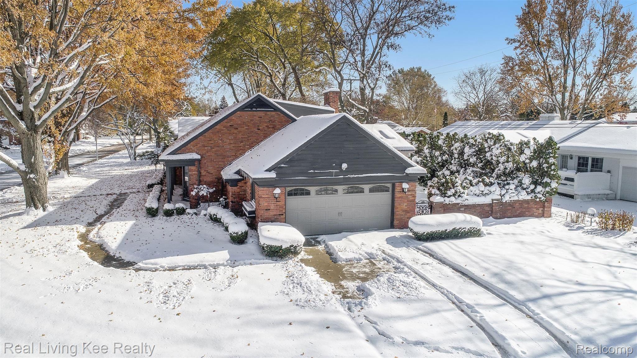 61 North Duval Road Grosse Pointe, MI 48236 - Photo 31 of 33 DJI_0008-.jpg
