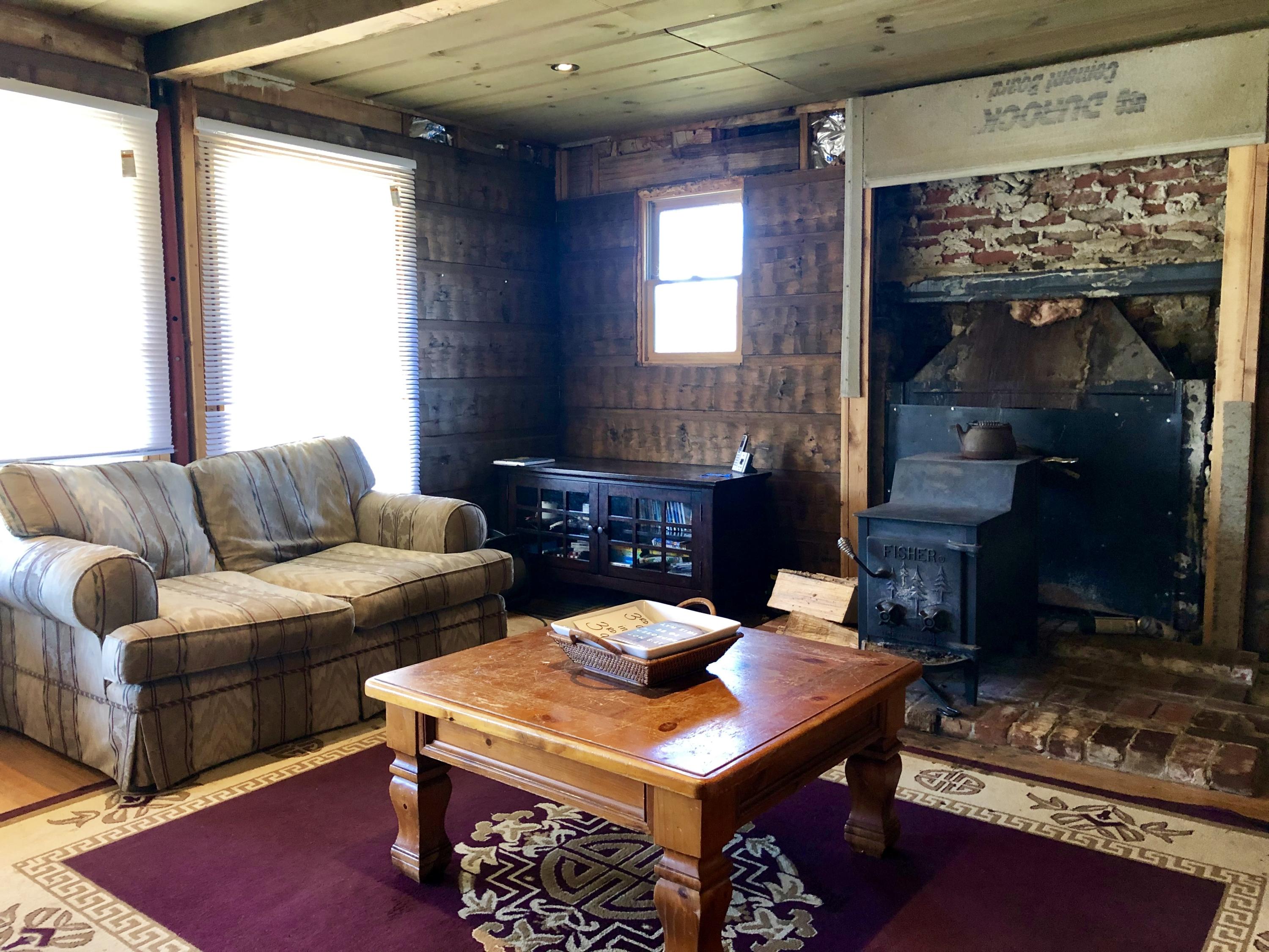 201 Church Road La Follette, TN 37766 - Photo 15 of 37 Living room