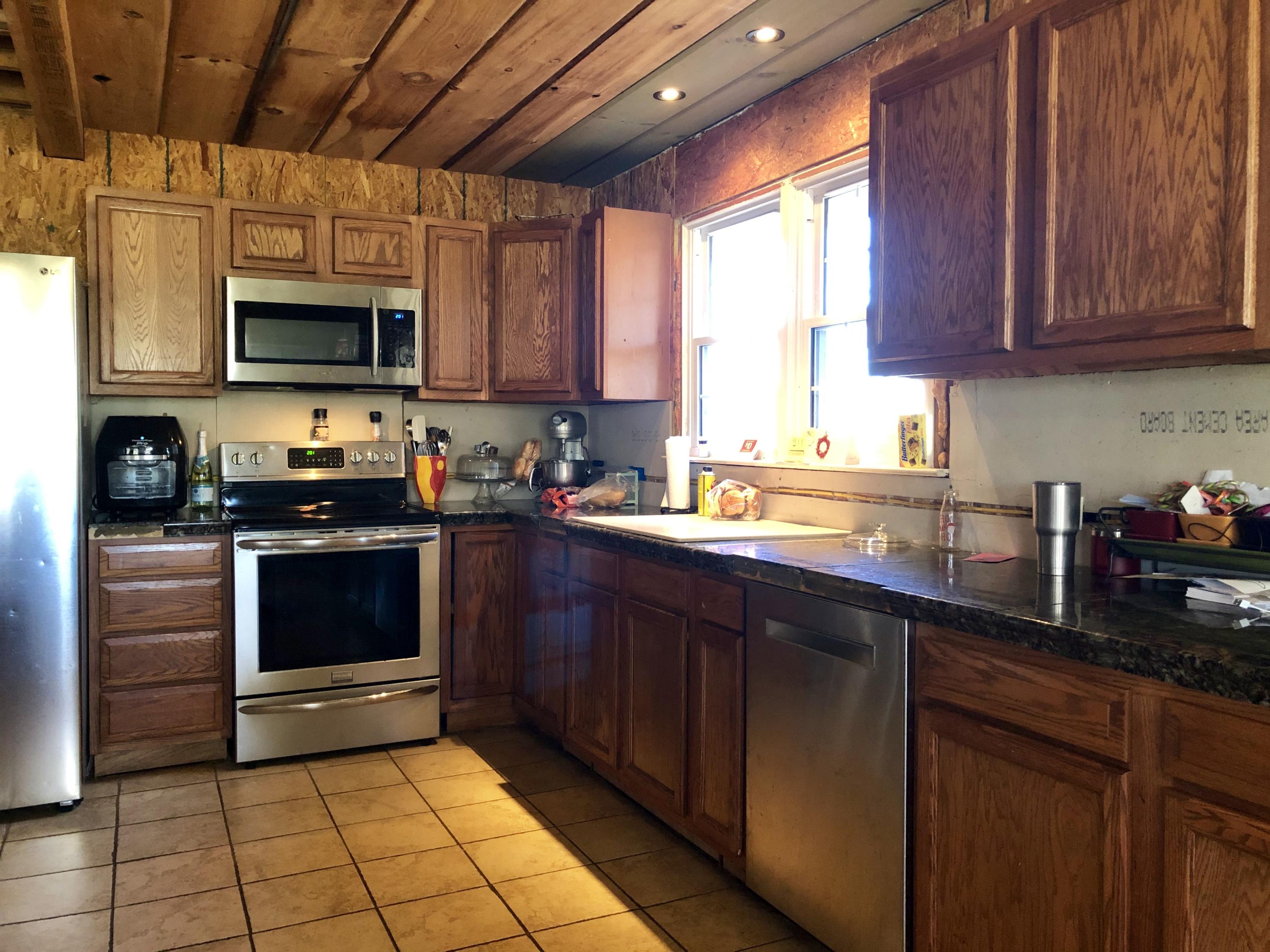 201 Church Road La Follette, TN 37766 - Photo 17 of 37 kitchen