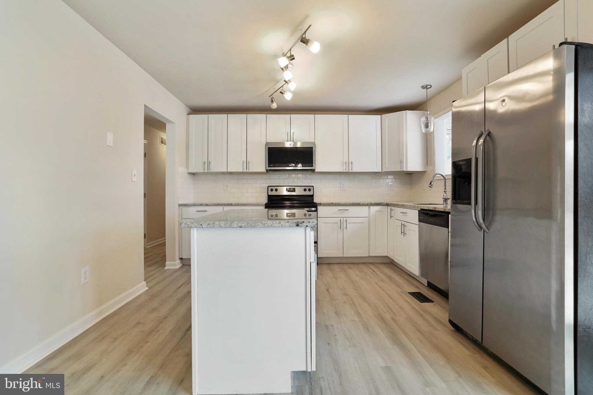 235 Roth Avenue Taneytown, MD 21787 - Photo 12 of 42 Kitchen