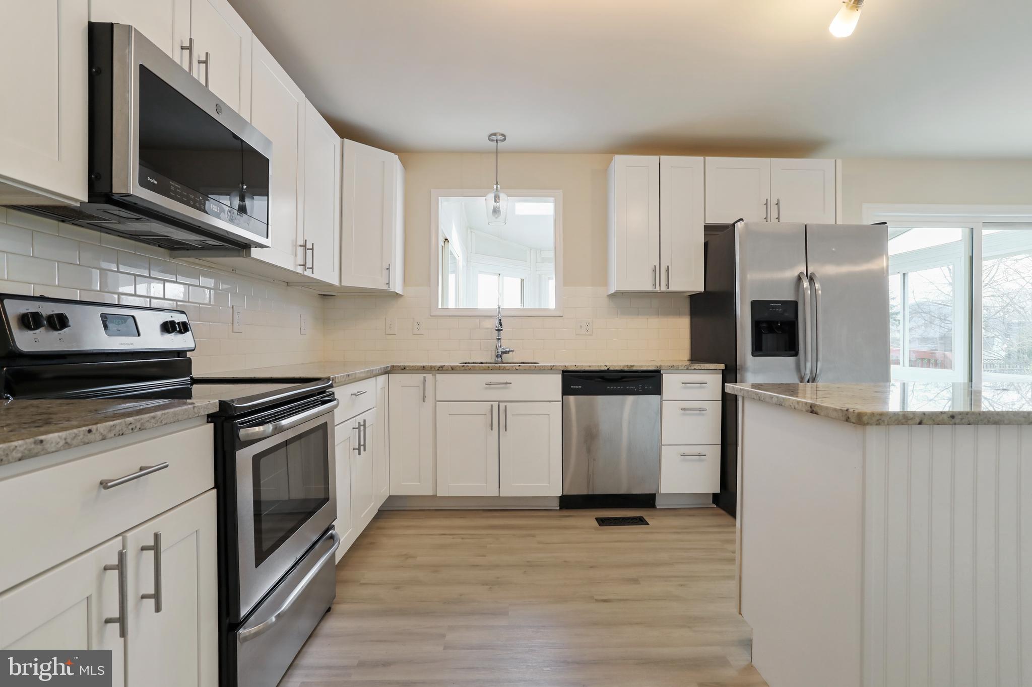 235 Roth Avenue Taneytown, MD 21787 - Photo 13 of 42 Kitchen