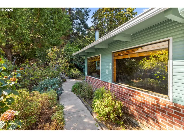 $625,000 | 2965 Olive Street, Eugene, OR 97405