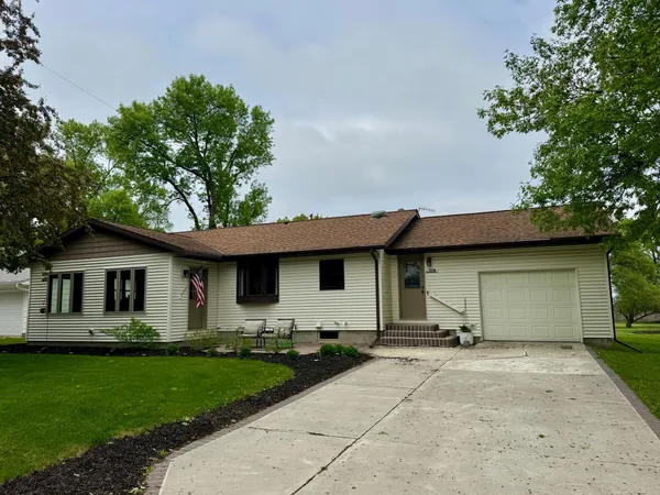 $199,900 | 508 Fremont Avenue Northwest, Renville, MN 56284