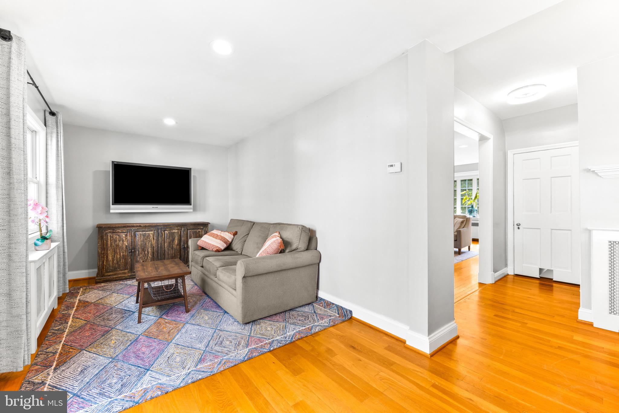 7107 Rich Hill Road Baltimore, MD 21212 - Photo 12 of 52 Family room on first floor