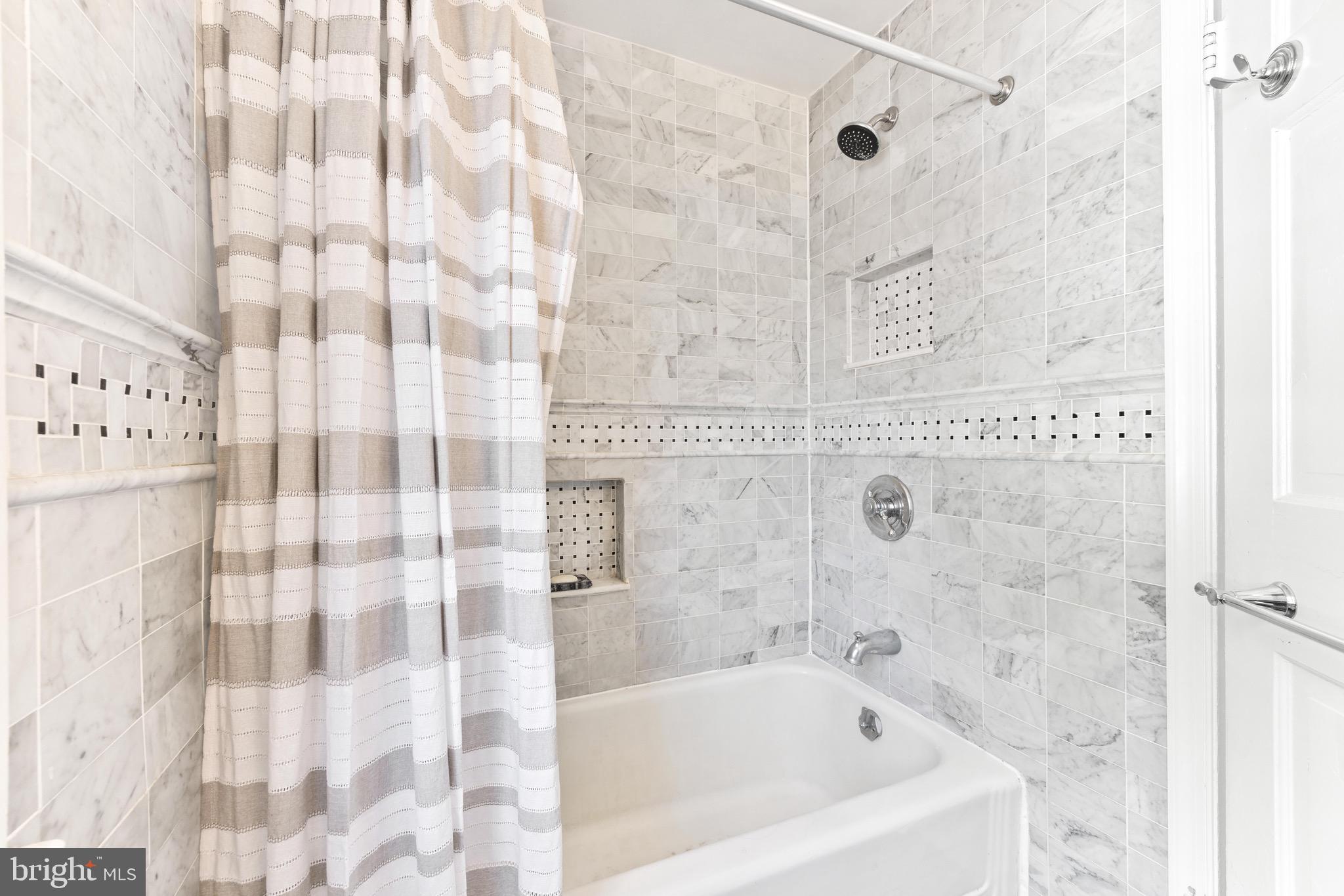 7107 Rich Hill Road Baltimore, MD 21212 - Photo 28 of 52 Second floor hall bath