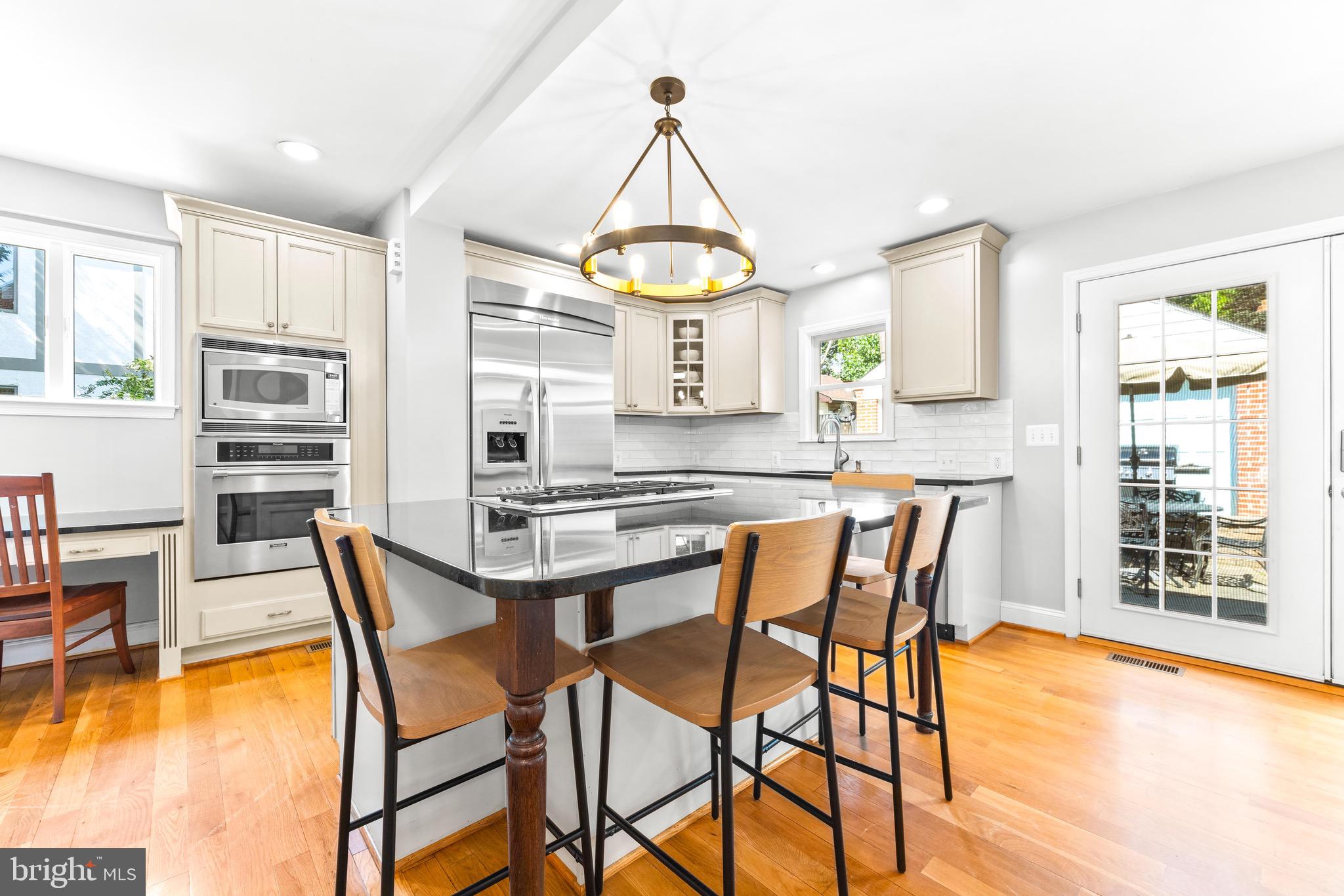 7107 Rich Hill Road Baltimore, MD 21212 - Photo 5 of 52 Open kitchen with breakfast island