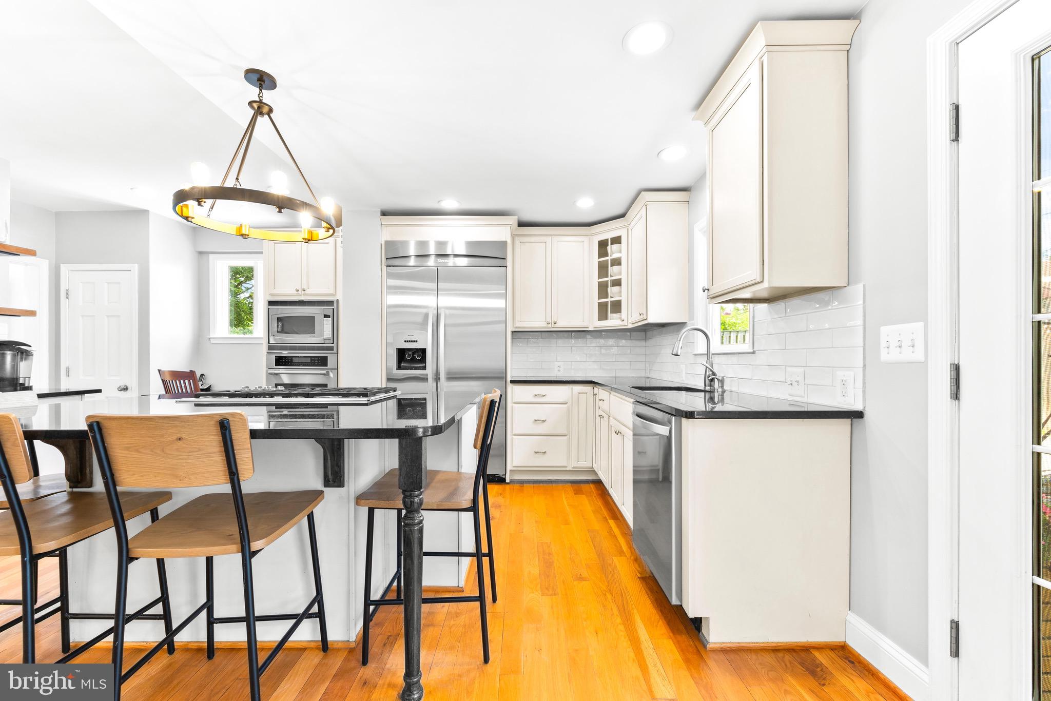 7107 Rich Hill Road Baltimore, MD 21212 - Photo 10 of 52 Plenty of counter space and cabinets