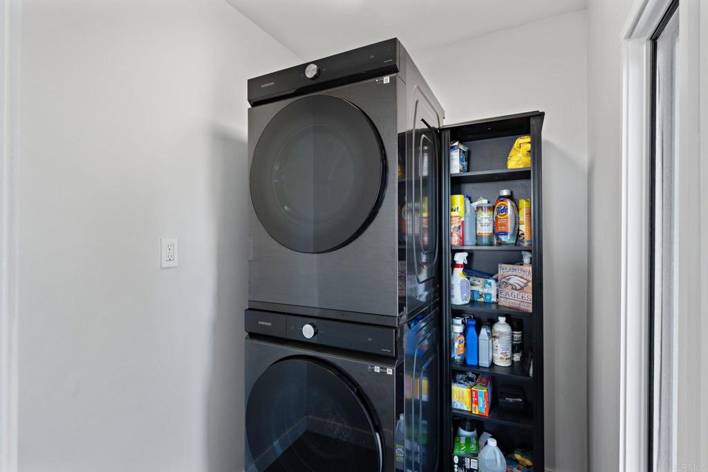 2440 Dunstan Street Oceanside, CA 92054 - Photo 25 of 29 Laundry