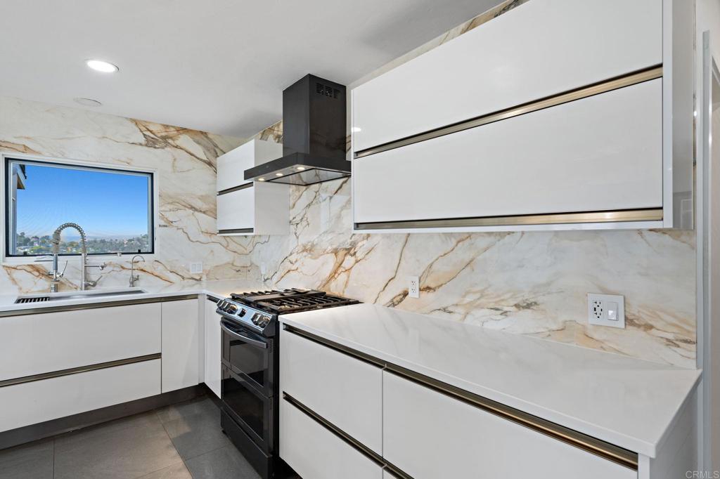 2440 Dunstan Street Oceanside, CA 92054 - Photo 10 of 29