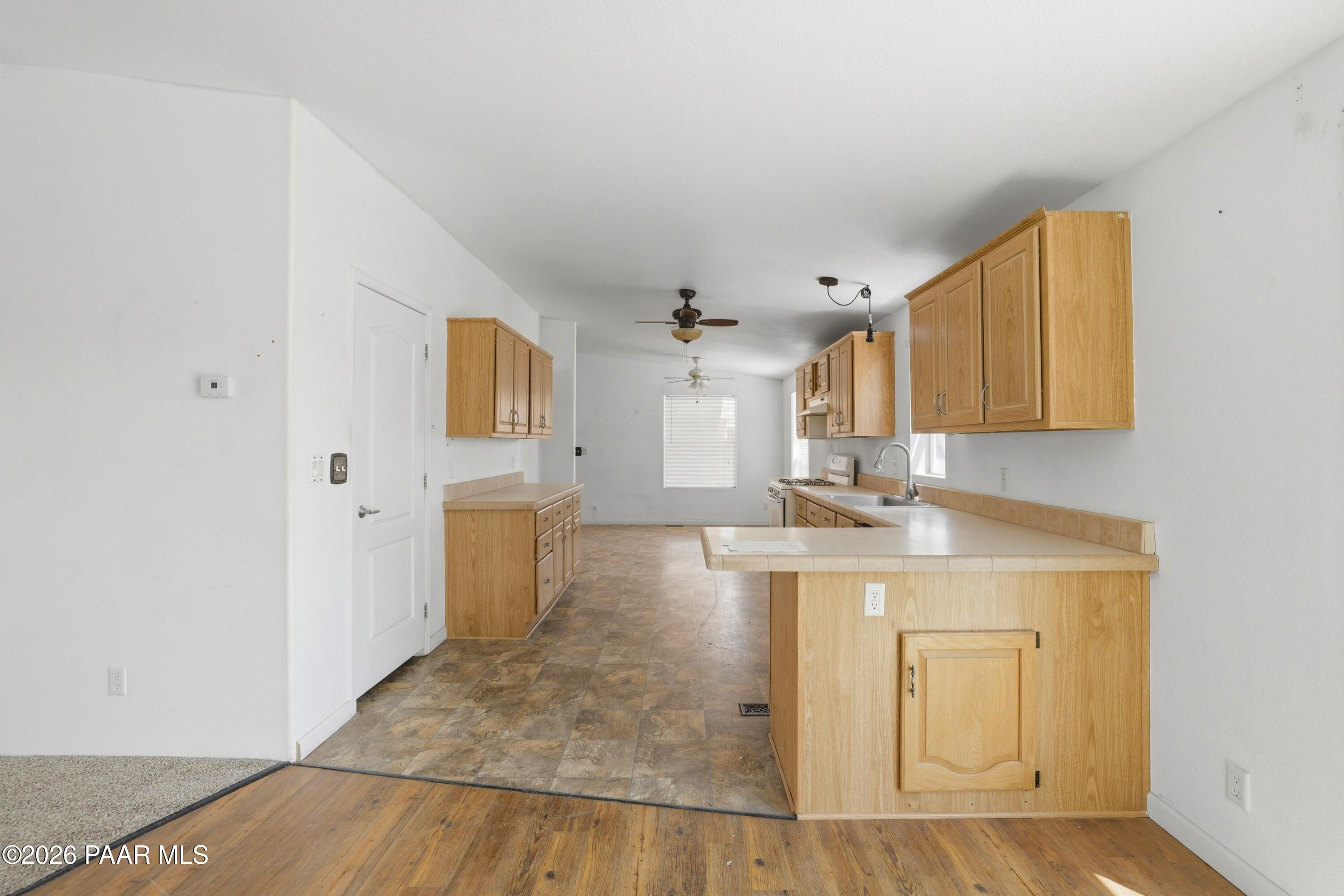 1495 Buffalo Run Road Chino Valley, AZ 86323 - Photo 9 of 32 09-Kitchen
