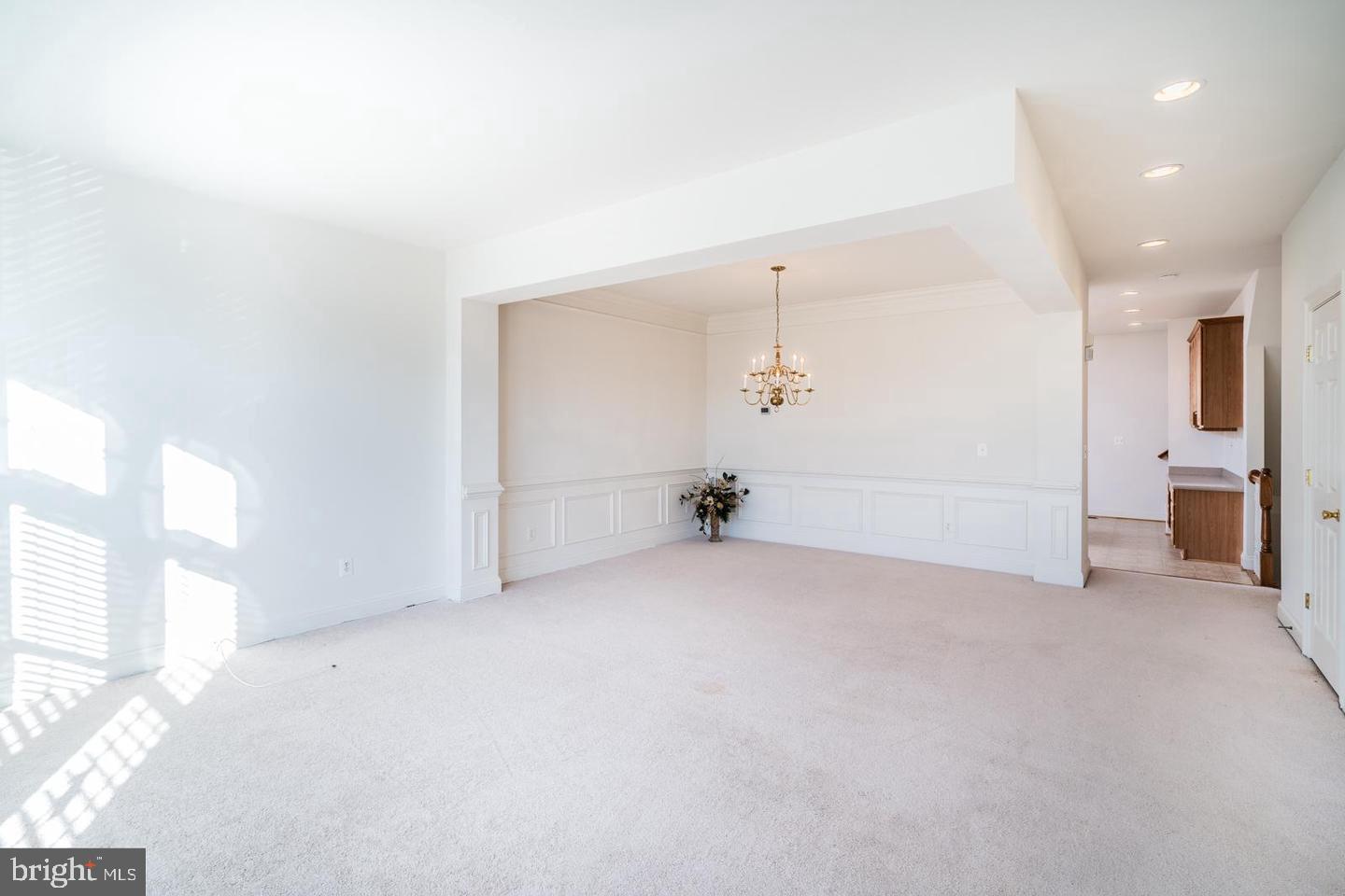 6888 Witton Circle Gainesville, VA 20155 - Photo 2 of 29