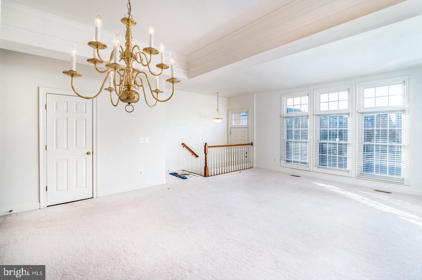 6888 Witton Circle Gainesville, VA 20155 - Photo 5 of 29