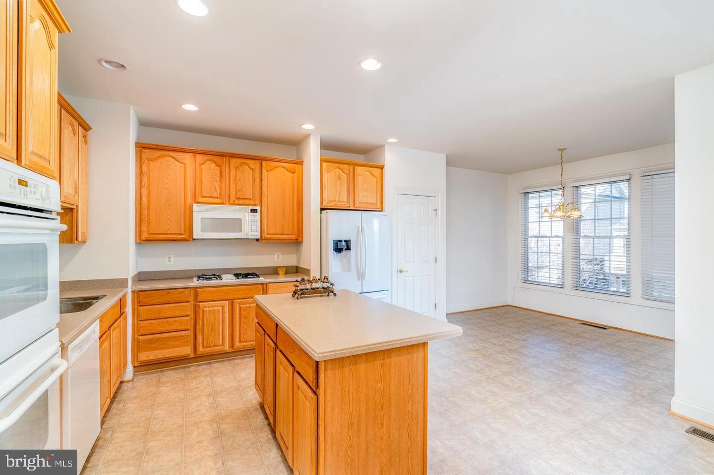 6888 Witton Circle Gainesville, VA 20155 - Photo 6 of 29