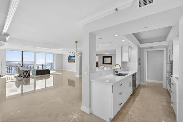 $1,500,000 | 4000 North Ocean Drive, Unit 701, Singer Island, FL 33404