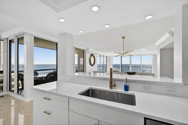 $1,500,000 | 4000 North Ocean Drive, Unit 701, Singer Island, FL 33404