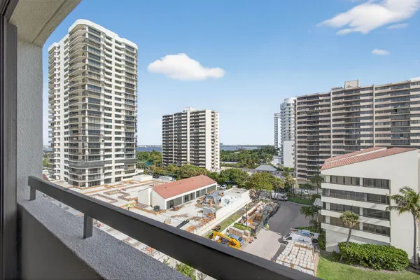 $1,500,000 | 4000 North Ocean Drive, Unit 701, Singer Island, FL 33404