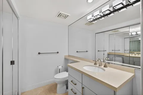 $1,500,000 | 4000 North Ocean Drive, Unit 701, Singer Island, FL 33404