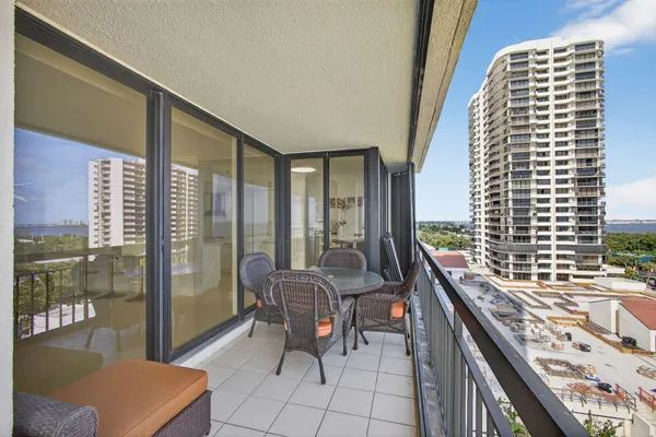 $1,500,000 | 4000 North Ocean Drive, Unit 701, Singer Island, FL 33404